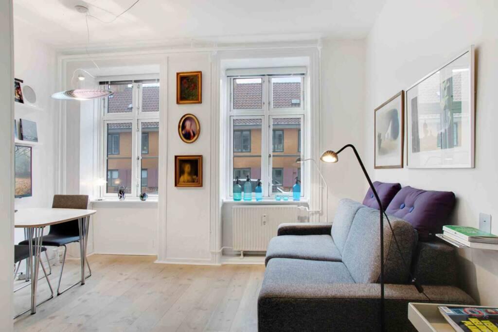The Heart Of Copenhagen-queen's Neighbor Leilighet