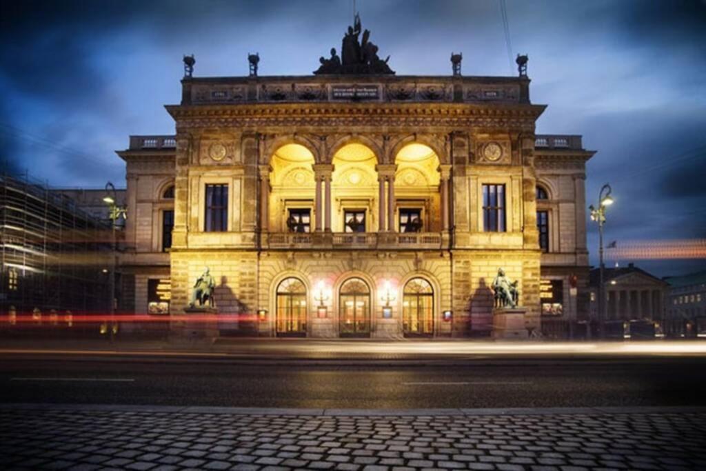 The Heart Of Copenhagen-queen's Neighbor Leilighet *